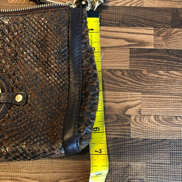 MICHAEL KORS EMBOSSED LEATHER SHOULDER BAG - Picture 6 of 8